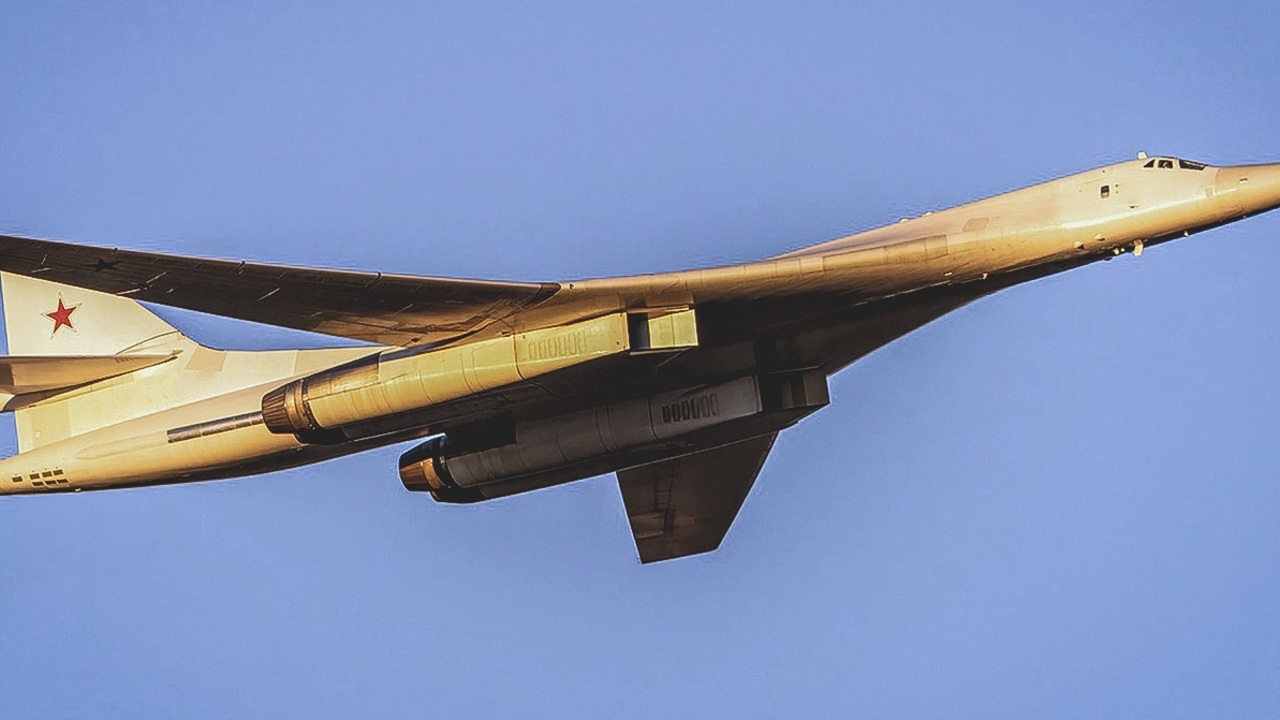 Ту-160 в полете